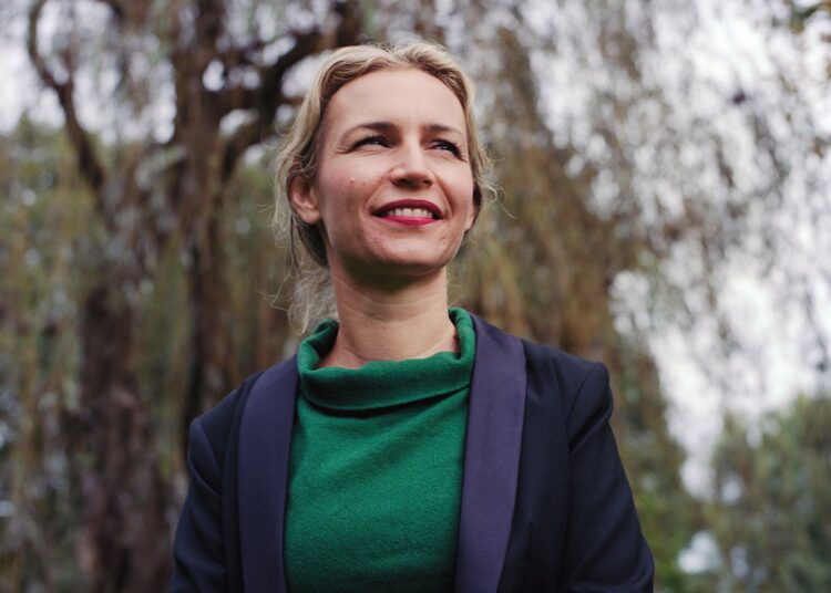 “I Lirë”,si lindi libri që e bëri Lea Ypin një nga 10 mendimtaret më të mira në botë!