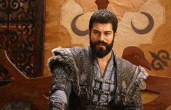 Një aktor shqiptar në serialin “Osmani”: I pari mu afrua Burak Ozçivit