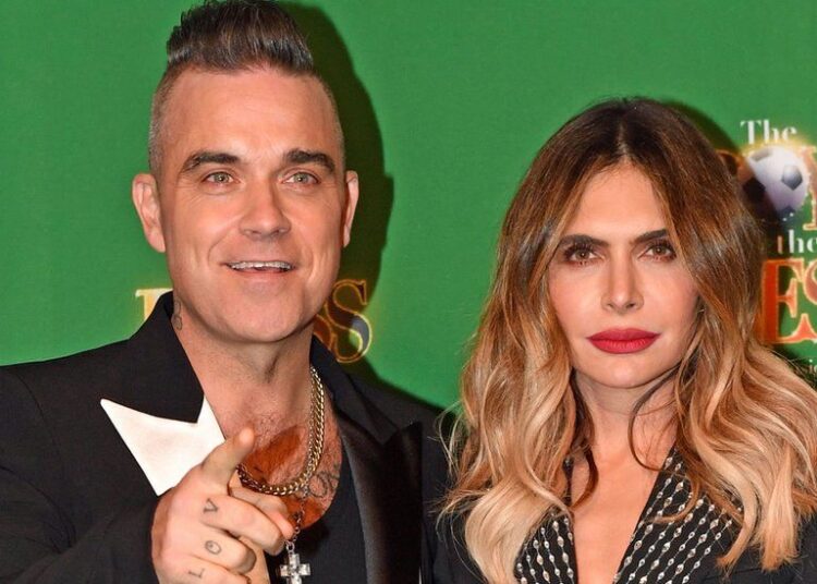 “Ka vdekur plotësisht”, Gruaja e këngëtarit të njohur foli për jetën seksuale dhe situata duket e komplikuar!