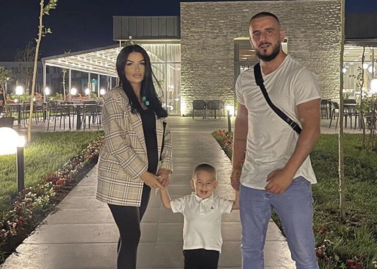 “Jetofsh sa vetë Shqipëria”, Gold AG uron të birin në 2-vjetorin e lindjes!