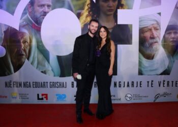Çfarë veshi Arbana në premierën e filmit “Sofia”