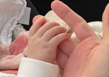 Reperi i njohur shqiptar ndan lajmin e ëmbël, baba për herë të parë