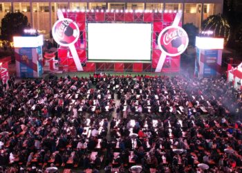 Temperaturat e botërorit Katar 2022 rriten me Coca-Cola FanZone në sheshin Skënderbej