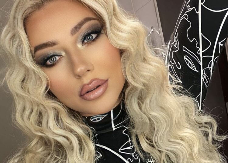 “Kam luftuar me thonj e gjak”, Ronela shpërtheu sërish kundër kritikave!