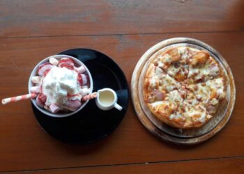 Pica dhe akullore, VIP-at me shije të çuditshme për mëngjes