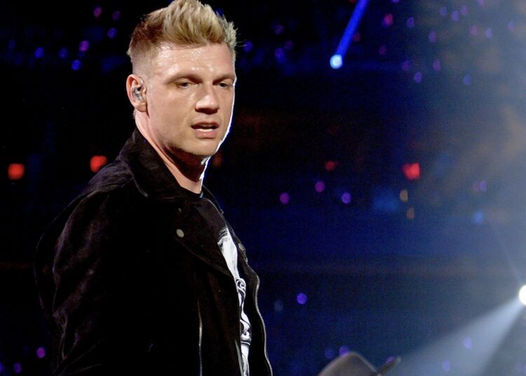 Një 39-vjeçare akuzon këngëtarin e njohur: Më ka përdhunuar kur isha 17 vjeçe!