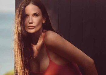 Demi Moore bëhet gjyshe në moshën 60-vjeçare dhe thotë se ndihet më ‘Hot’ se kurrë