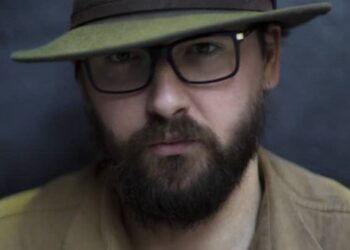 Kastro Zizo nderohet me çmimin “Artisti i Vitit” në Washington DC