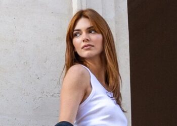 “Bionde tigër” është trendi më i ri i ngjyrave të flokëve këto festa!