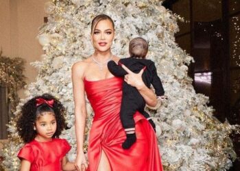 Duhet të vinin Krishtlindjet, që Khloe Kardashian të tregonte portretin e djalit për herë të parë