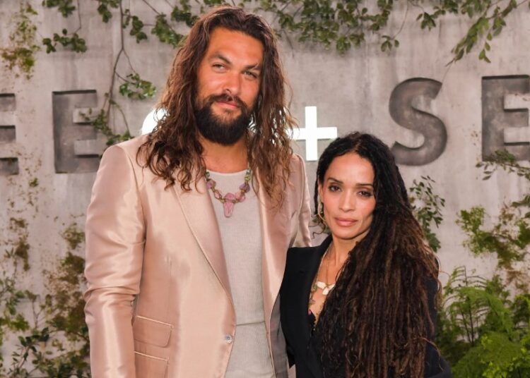Jason Momoa dhe Lisa Bonet janë ndarë, por pushimet po i kalojnë së bashku