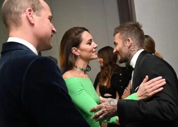 David Beckham thyen protokollin dhe afrohet të puthë Kate Middleton