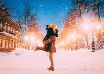 Romancë për Binjakët, para për Luanët, horoskopi me lajme të mira për shenjat këtë të premte