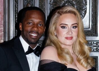 Adele surprizon partnerin në mes të koncertit të saj