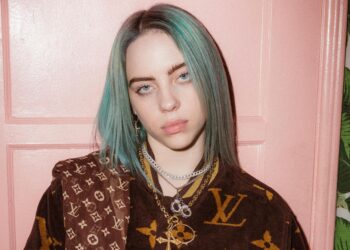 Billie Eilish bën rrëfimin e rrallë: Më pëlqen të ndihem më shumë mashkullore sesa femërore