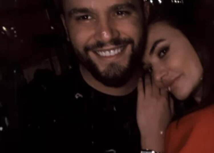 Flori Mumajesi e nisi vitin 2023 në krahët e moderatores së njohur!