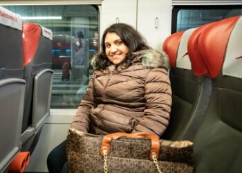 Udhëton çdo ditë 1600 kilometra për të shkuar në punë, historia e 29-vjeçares bën xhiron e rrjetit!