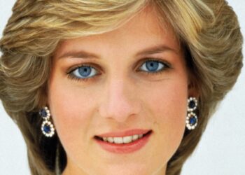 Një prej fustaneve më ikonike të princeshë Dianës, tani në ankand!