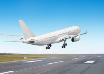 Kthimi në kohë ndodh në ajër, avioni u nis në vitin 2023 dhe arriti në destinacion në vitin 2022!