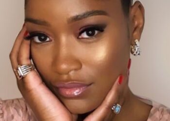 Aktorja e njohur ka zbuluar kurën kundër akneve dhe i habit të gjithë