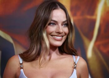 Të gjithë sytë nga Margot Robbie dhe thjeshtësia e saj në tapetin e kuq