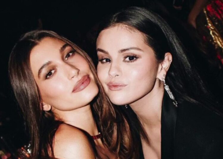 Pak pasi u pajtuan, kriset marrëdhënia e Selenës dhe Hailey-t për 1 video