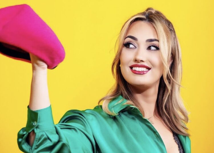 Është zyrtare, Evi Reçi e ftuar në natën finale në Sanremo!