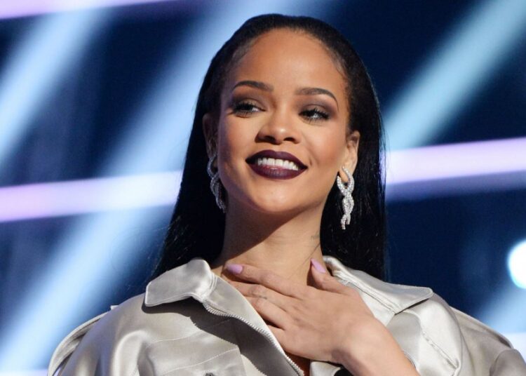 Si ndikon mëmësia te karriera? Rihanna e ka të qartë përgjigjen!