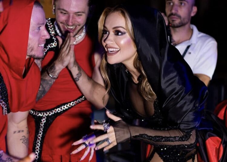 Kureshtjen se cilat këngë shqiptare dëgjon Rita Ora, na e shoi vetë ajo!