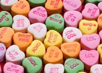 Dhurata të bukura dhe të zgjuara për të dashurit tuaj këtë Shën Valentin