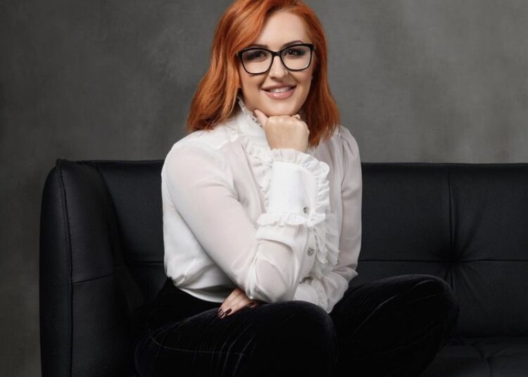 Rrugëtimi dhe sfidat e “Living”, Santana Çomora rrëfen 10 vjet sukses!