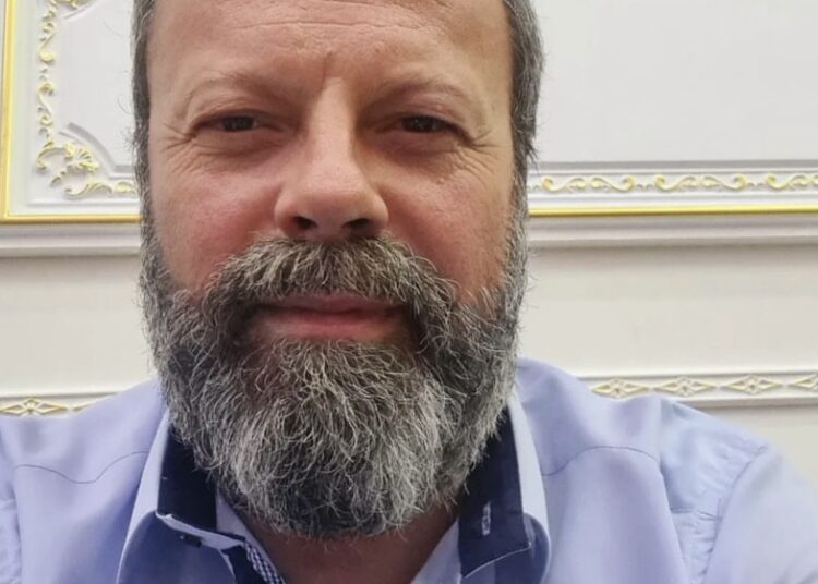 Rrëfimi intim i Endri Priftit: Kam një vit pa takuar djalin, këtu t’i marrin të gjitha, edhe fëmijën!