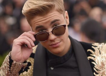 Justin Bieber anuloi sërish turneun botëror dhe këtë herë fansat shpërthyen!