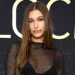 Hailey Bieber preku 2 herë barkun dhe të gjithë po thonë të njëjtën gjë: Është shtatzënë?!