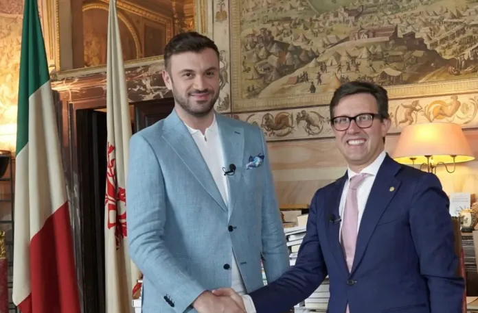 “Në qytetin më të bukur në botë”, Xhani Shqerra takim me kryebashkiakun e Firences!