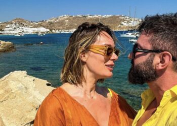 “Flemë në dhoma të ndara”, bashkëshortja e Elvis Pupës sqaron deklaratën e aktorit!