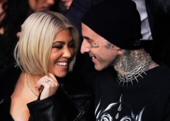 E veshi në dasmë dhe e humbi, Kourtney Kardashian shpërblen këdo që i gjen xhaketën!