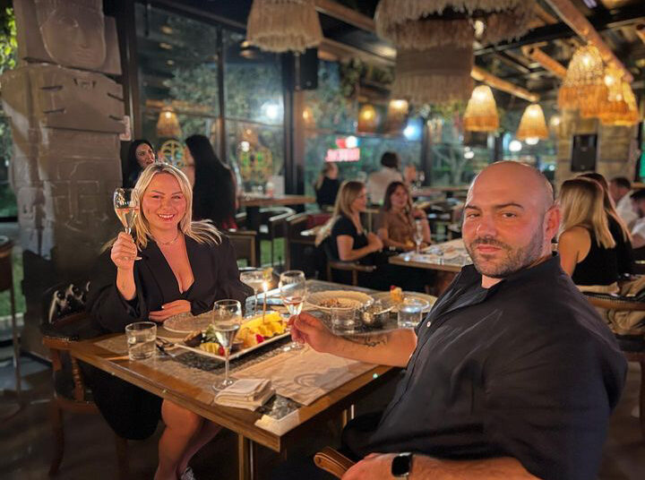 Vesa feston ditëlindjen në Tiranë, në një darkë romantike me Big Bastën!