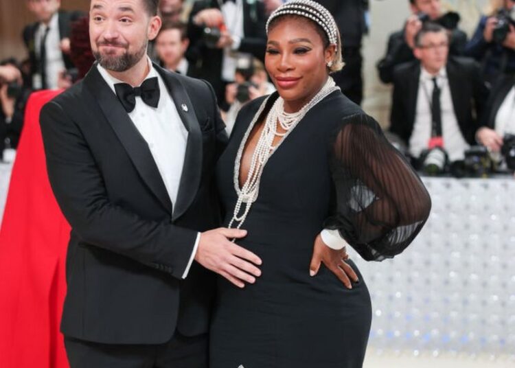 “Ne të tre”, Serena Williams dha një lajm të ëmbël në tapetin e kuq të “Met Gala”!