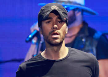 Diagnostikohet me pneumoni, Enrique Iglesias anulon koncertin!