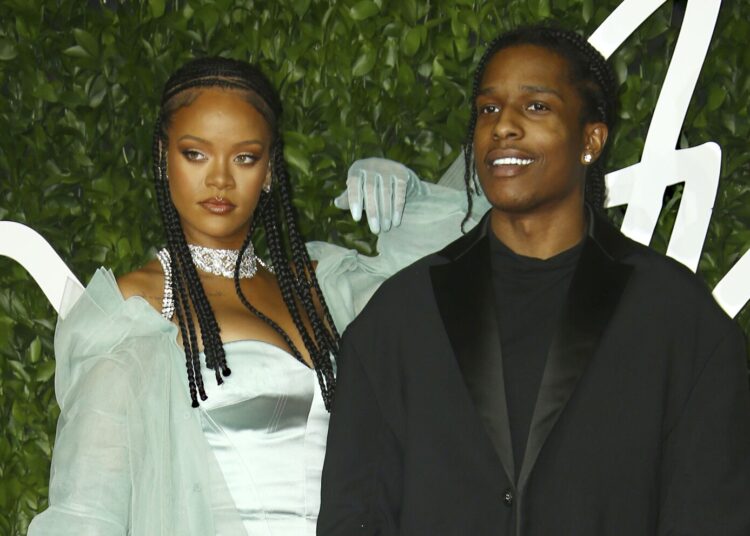 Rihanna dhe partneri i saj janë martuar? Detajet që bënë lëmsh rrjetin!