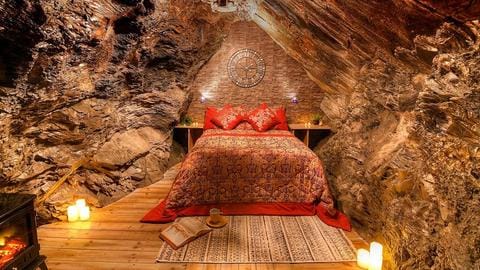 Brenda hotelit më të thellë në botë!