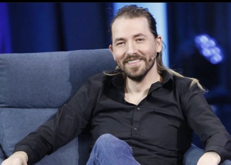 “101”, Kastro Zizo sapo na prezantoi projektin që lidh Tiranën me New York-un!