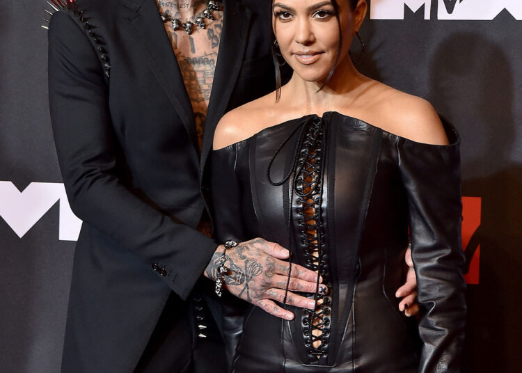 Kourtney Kardashian është shtatzënë për herë të katërt dhe lajmin e dha në një mënyrë tejet të veçantë!