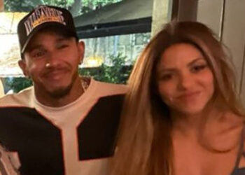 “Le të njihemi njëherë…”, Shakira po i merr gjërat ngadalë me Lewis Hamilton