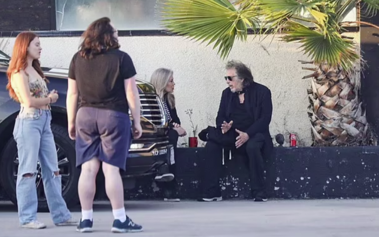 Partneren e re e ka shtatzënë, por Al Pacino kohën po e kalon me ish-bashkëshorten!