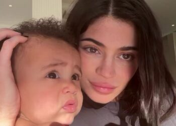 Kylie Jenner ndryshon emrin ligjor të djalit: Nuk quhet më Wolf