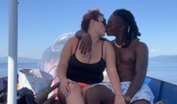 I dashuri i Encës bën tatuazh emrin e saj!