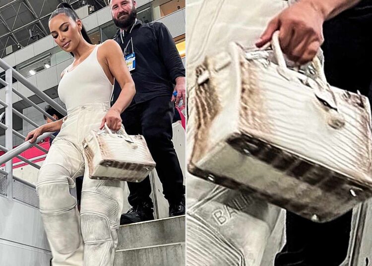 Kim Kardashian shkoi në një ndeshje futbolli dhe gjithë vëmendjen e mori çanta e saj, më e shtrenjta në botë!
