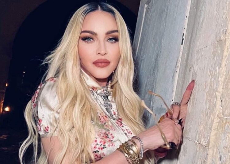 “Dashuria nga familja dhe miqtë është ilaçi më i mirë”, Madonna flet për herë të parë pas shtrimit në spital